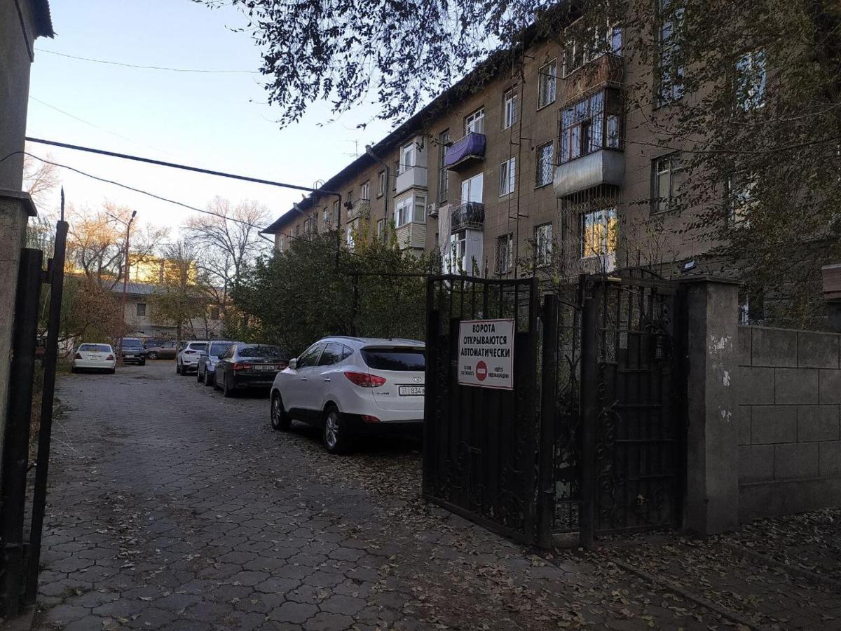 Aura On Erkindik Boulevard Bisjkek Eksteriør bilde